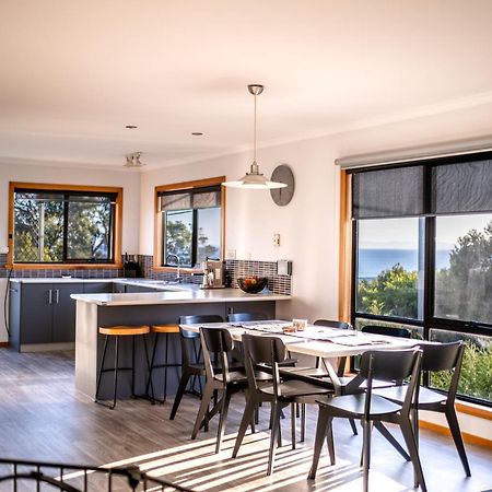 Villa The Lookout ~ Large Family House With Views à Coles Bay Extérieur photo